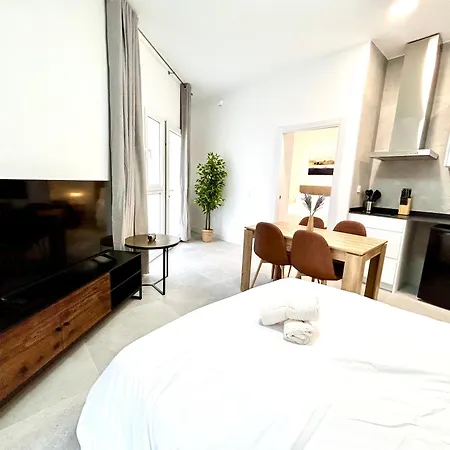Strategic - Unlock Valencia's Best Kept Secret Apartment *